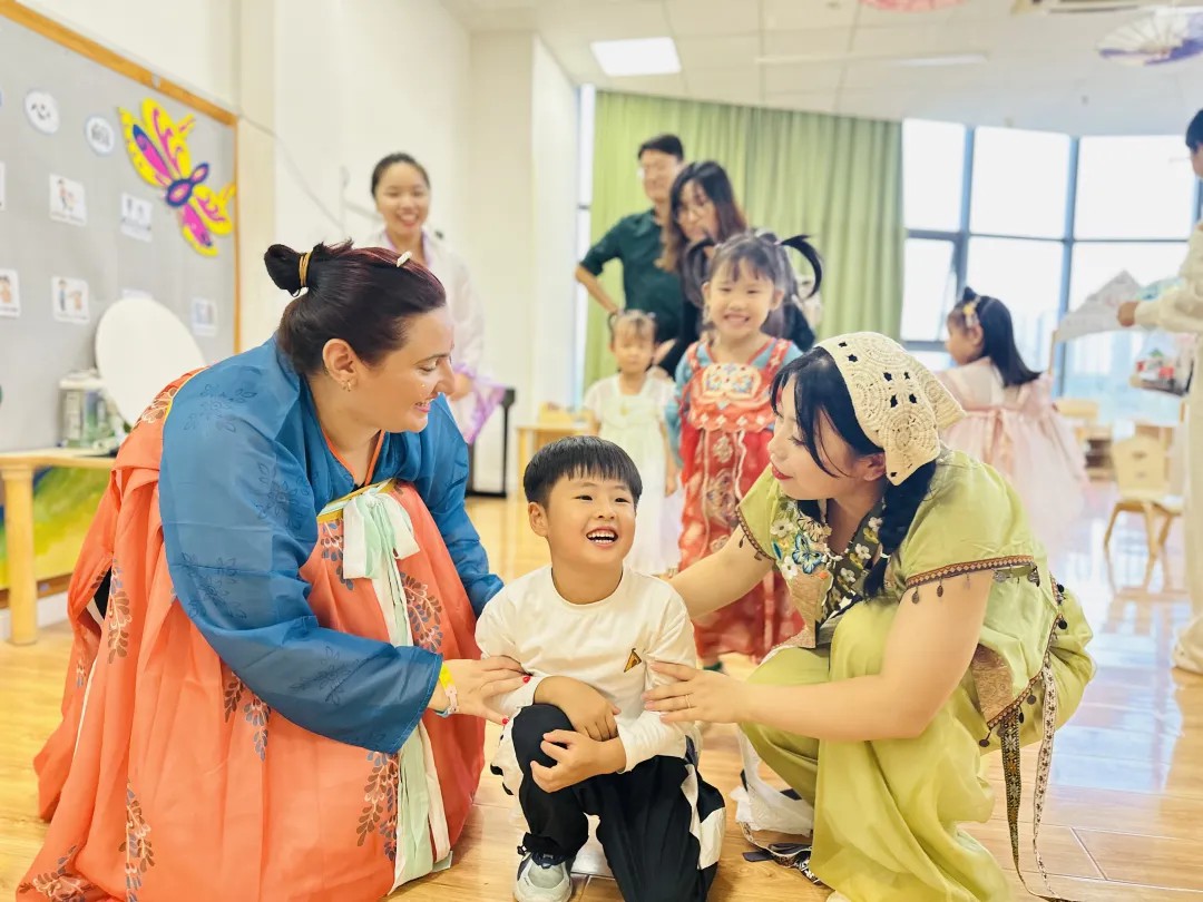 童遇中秋，与爱相伴丨麦田国际幼儿园中秋亲子游园会